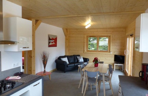 Chatillon-sur-Cluses Ski Chalet | Coté Source independent mountain chalet - 6 people