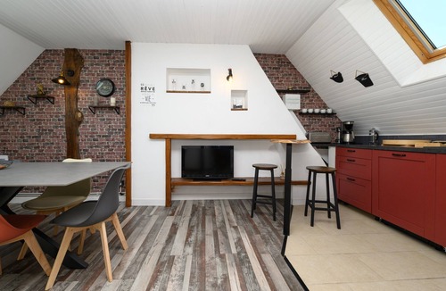 Plumelin House | Cottage “La Tour de Merlin” with Private Terrace, Garden and Wi-Fi