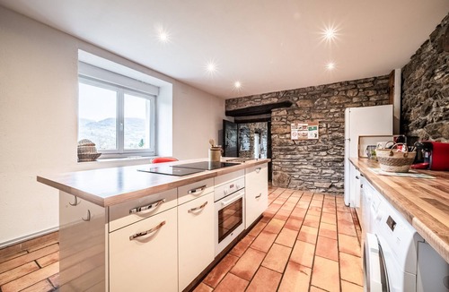 Chatillon-sur-Cluses Cottage | Cottage 'Leyetaz' with Lake View, Private Terrace and Wi-Fi