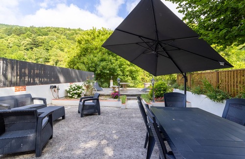 Gincla House | Cottage 'Le Petit Duc' with Mountain View, Private Terrace and Wi-Fi