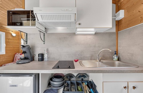 Les Sagnieres House | Cottage “Morgon” with Mountain View, Wi-Fi, and Air Conditioning