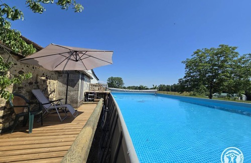 Dussac Cottage | Cottage with private parking - 2 guests