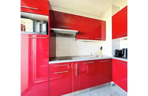 Antibes Apartment | Cozy, air-conditioned studio with a pool by RivaEvent