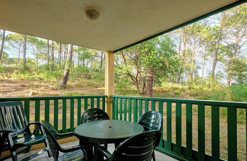 Maubuisson Apartment | Cozy apartment between lake and ocean – Terrace & shared pool in Carcans-Maubuisson