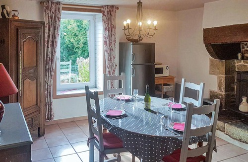 Plogastel-Saint-Germain House | Cozy home in Plogastel St Germain with WiFi
