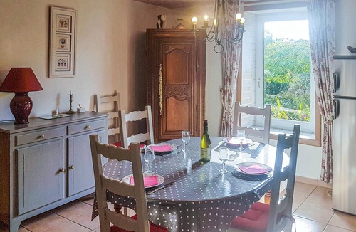 Plogastel-Saint-Germain House | Cozy home in Plogastel St Germain with WiFi