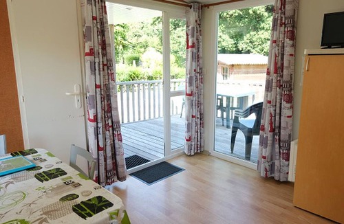 Saint-Nicolas des Eaux House | Cozy mobile home with terrace in La Couarde