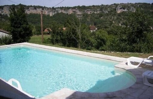 Saint-Gery Cottage | COZY NEST, POOL, EXCEPTIONAL VIEW ON CLIFFS AND VALLEY .
