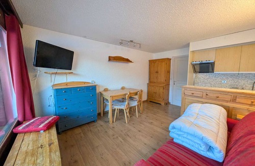 Montgenevre Apartment | Cozy studio 4 pers, pets allowed, parking, near slopes