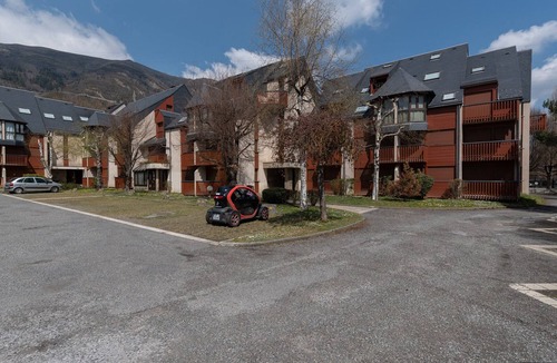 Vignec Apartment | Cozy Studio for 4 in Saint Lary with Balcony, Parking, Near Ski Slopes