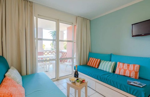 Cap Esterel Apartment | Cozy studio in Cap Esterel with balcony and pool access