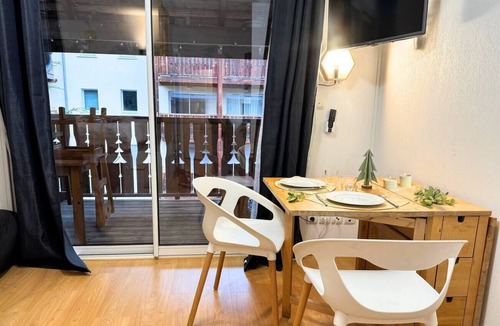 Ax-les-Thermes Apartment | Cozy studio with swimming pool and balcony
