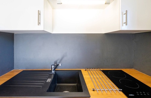 Barbotan-les-Thermes Apartment | Cozy Studio with Private Terrace, Air Conditioning & Pool Table – Cazaubon