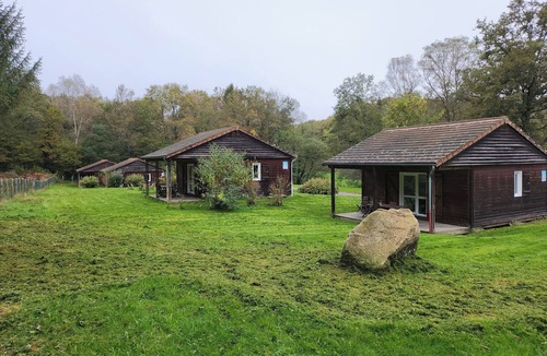 La Chapelle-Taillefert Ski Chalet | Cozy wooden chalet on a hilly forest, opposite a running stream