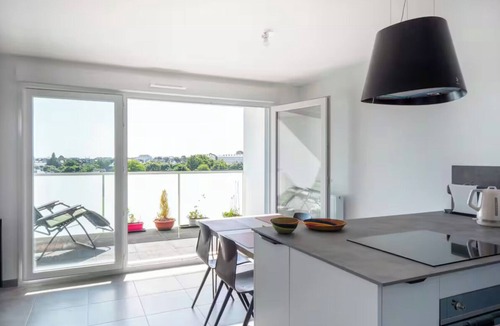 Vannes Apartment | Designer apartment with view and private parking