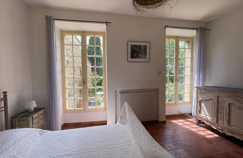 Saumane-de-Vaucluse House | Detached cottage in a Provençal estate 33 hectares, very large pool