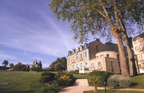 Dinard Apartment | Direct Priory Park -Exceptional beach view St Malo St Servan Solidor