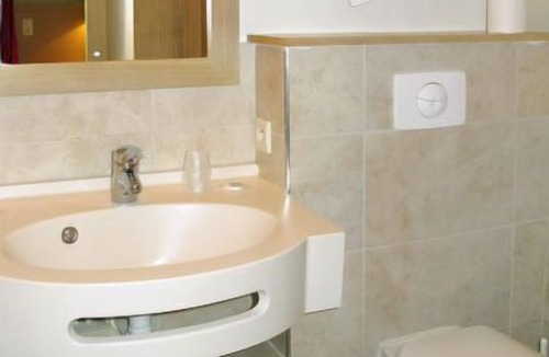 Greoux-les-Bains Apartment | Domaine de Château Laval by Interhome