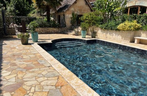 Saint-Front-de-Pradoux House | Domaine de Beaufort