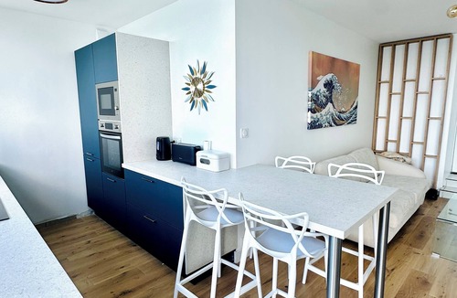 Roscoff Apartment | Downtown apartment with panoramic sea view