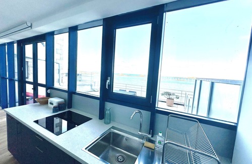 Roscoff Apartment | Downtown apartment with panoramic sea view
