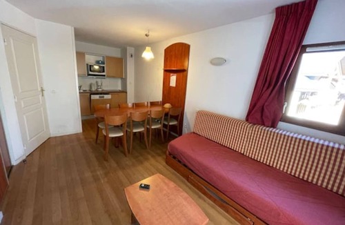 La Mongie Apartment | Duplex 10 pers-View of the runway and swimming pool