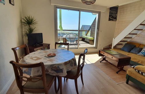 Guidel-Plages Apartment | Duplex apartment with stunning sea view