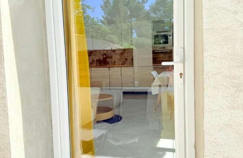 12th Arrondissement Apartment | Duplex avec Spa, terrasse vue mer Marseille Calme & Central