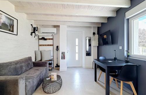 La Pradelle Apartment | Duplex Climatisé avec Terrasse & Parking Gratuit A