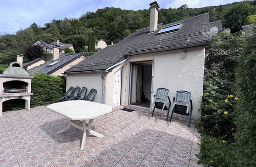 Cauterets Apartment | Duplex in Cauterets: terrace, barbecue, 2 br