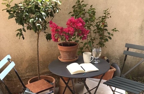 Raphele-les-Arles Apartment | Duplex, Pool, 10 min from Arles, Hiking in the Alpilles