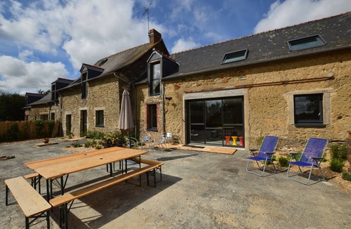 Servon-sur-Vilaine House | Ecogite la Noe Swimming pool, Spa, Billiards, baby, pinball machine, 280 M2, 15 p. near Rennes