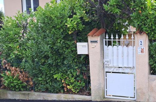 Carnoux-en-Provence Bed & Breakfast | Ecolieu La pépinière