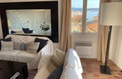 Old Town Apartment | Elegant flat central Saint Tropez with terrace