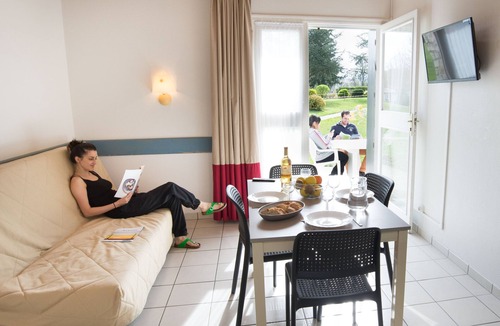 Espalion Apartment | Espalion, accommodation 7 people 2 bedrooms, heated pool, ideal for families
