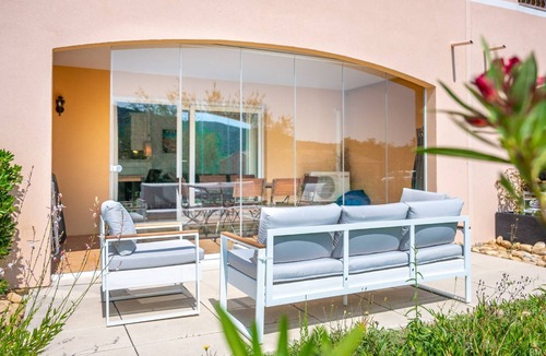 La Rouviere Apartment | Esprit du Sud Apartment on Domaine du Golf with magnificent view