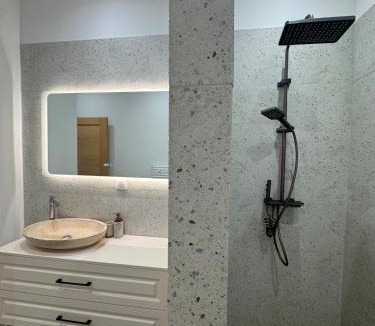 Le Thor Apartment | Esprit Lubéron, L'Olivier, logement entier