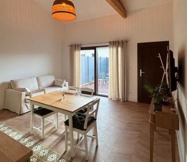Le Thor Apartment | Esprit Lubéron, Le Romarin, logement entier