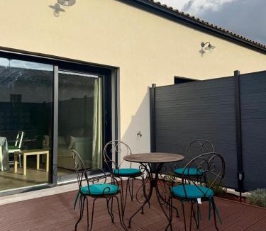 Le Thor Apartment | Esprit Lubéron, Le Romarin, logement entier