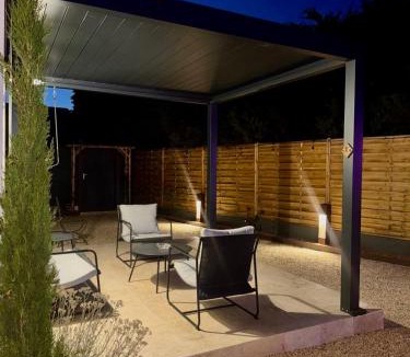 Le Thor Apartment | Esprit Luberon, Le Cyprès logement entier