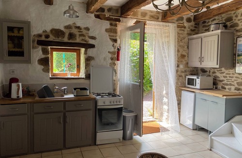 Gomene Bed & Breakfast | Evasion: A High-Quality Traditional Breton Cottage in Gomené