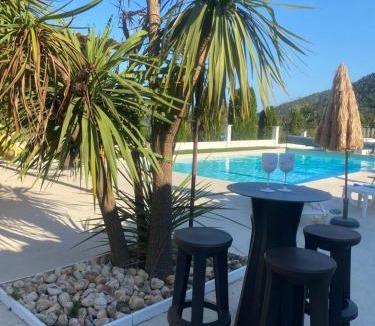 Chateauneuf-Villevieille House | Exceptionnelle Villa Le Club