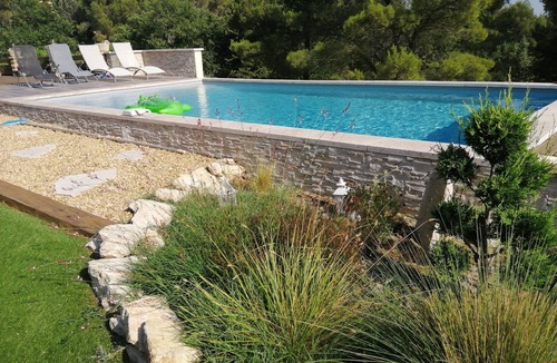 Velleron House | Exceptional view 4 km from l'isle/sorgue