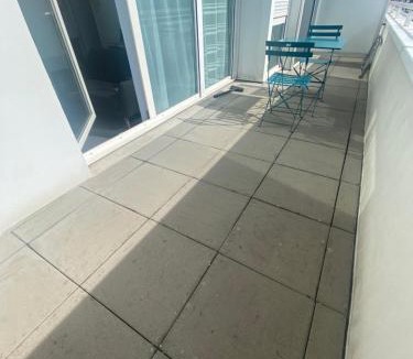 Blatin Apartment | F1 hyper centre avec garage, terrasse 8 m2, lumineux, WIFI