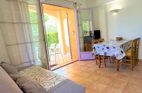 Figanieres Apartment | F2 - Air-conditioned apartment for 2 to 4 people