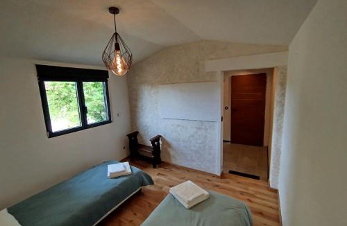 Agonac House | Ferme Goodwill