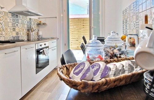La Conception Apartment | Flat 3BDR for 6 + Terrace + BBQ + Cours Julien