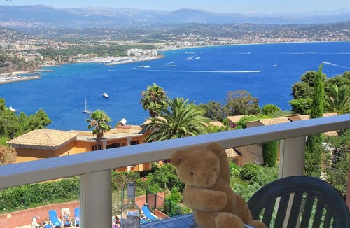 Theoule-sur-Mer Apartment | Flat with panoramic sea view, swimming pool, parking
