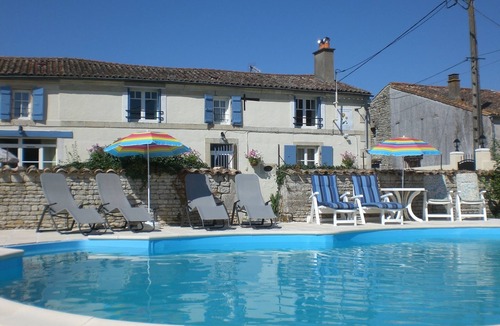 Vallans Cottage | Fleur de Soleil - Superb Family Gite with Pool