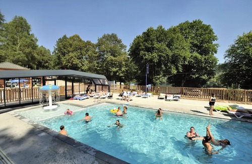 Treignac House | Flower Camping La Plage * - Cabane Lodge Bois sur Pilotis Standard 34m2 (2 bedrooms) including covered terrace 11m2 4 people